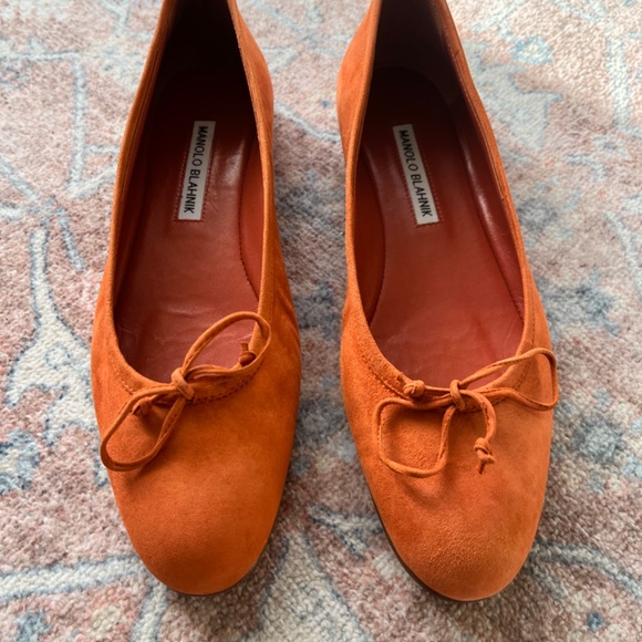 Manolo Blahnik Veralli orange suede bow-detailed leather ballet flats - Picture 3 of 5
